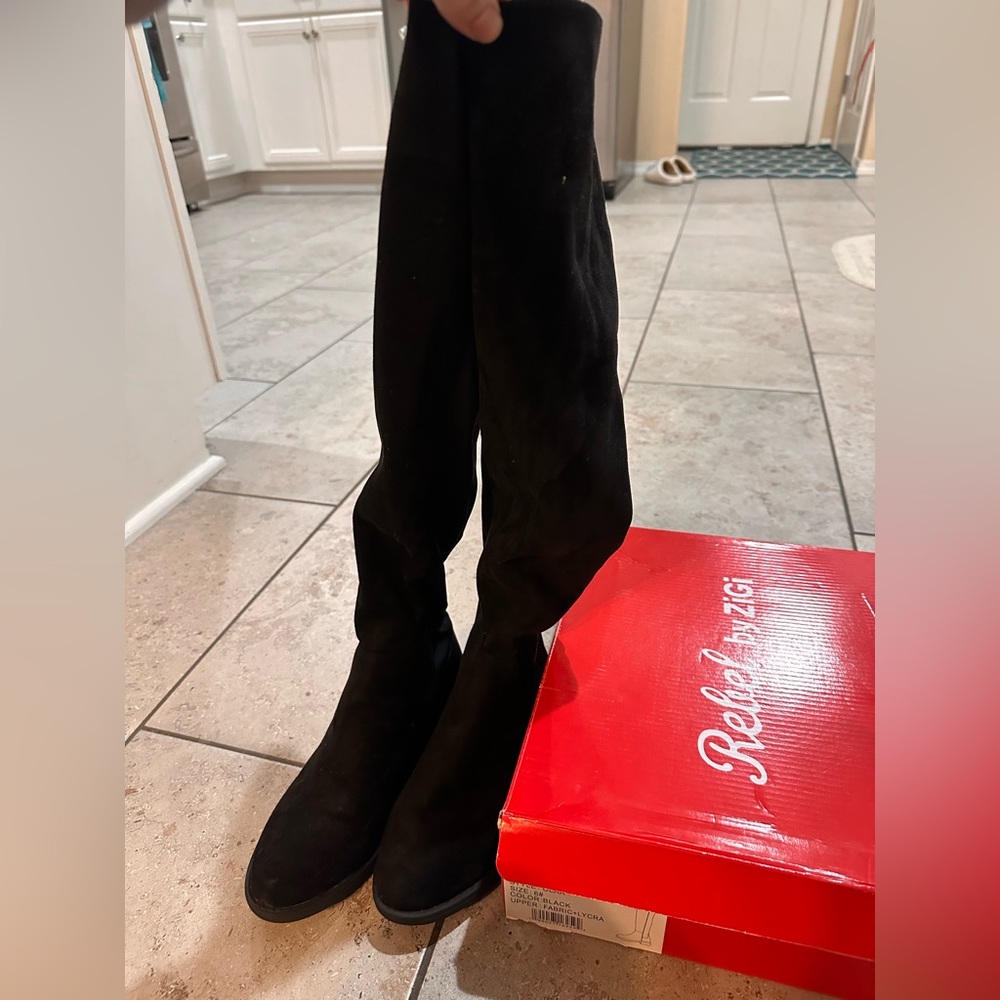 Brand New/Never Worn Black Over the Knee boots
